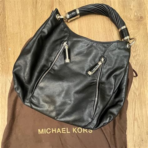 michael michael kors tonne hobo black leather|Michael Kors Tonne Black Soft Leather Hobo Black & Silver.